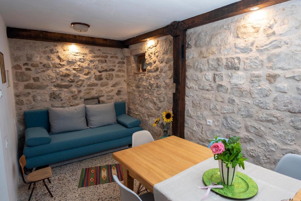 Guesthouse Nina Kaštel Novi Exterior foto